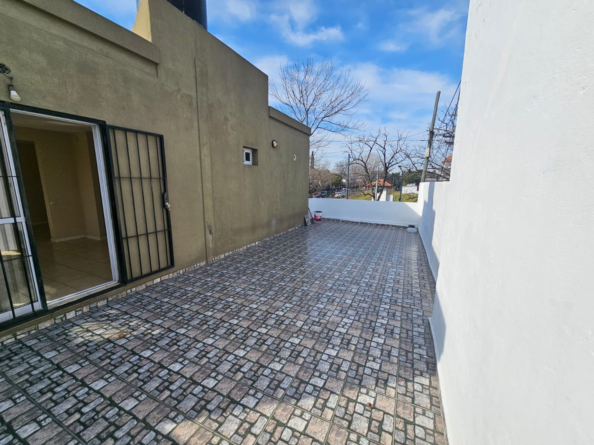 Alquiler 3 ambientes con terraza 1 piso