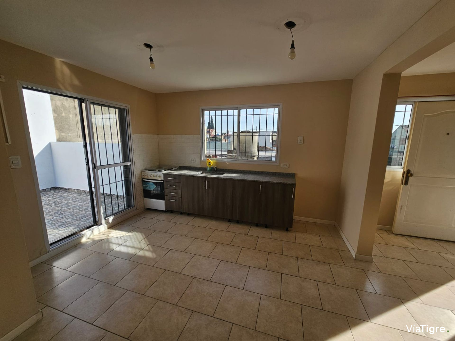 Alquiler 3 ambientes con terraza 1 piso