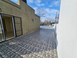 3-room rental with terrace on 1st floor