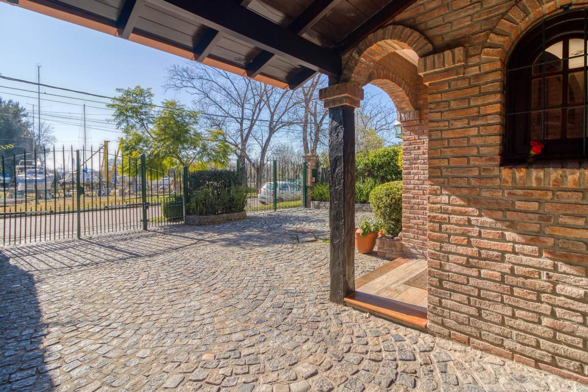 Venta Casa 5 amb. Punta Chica Libert. al río