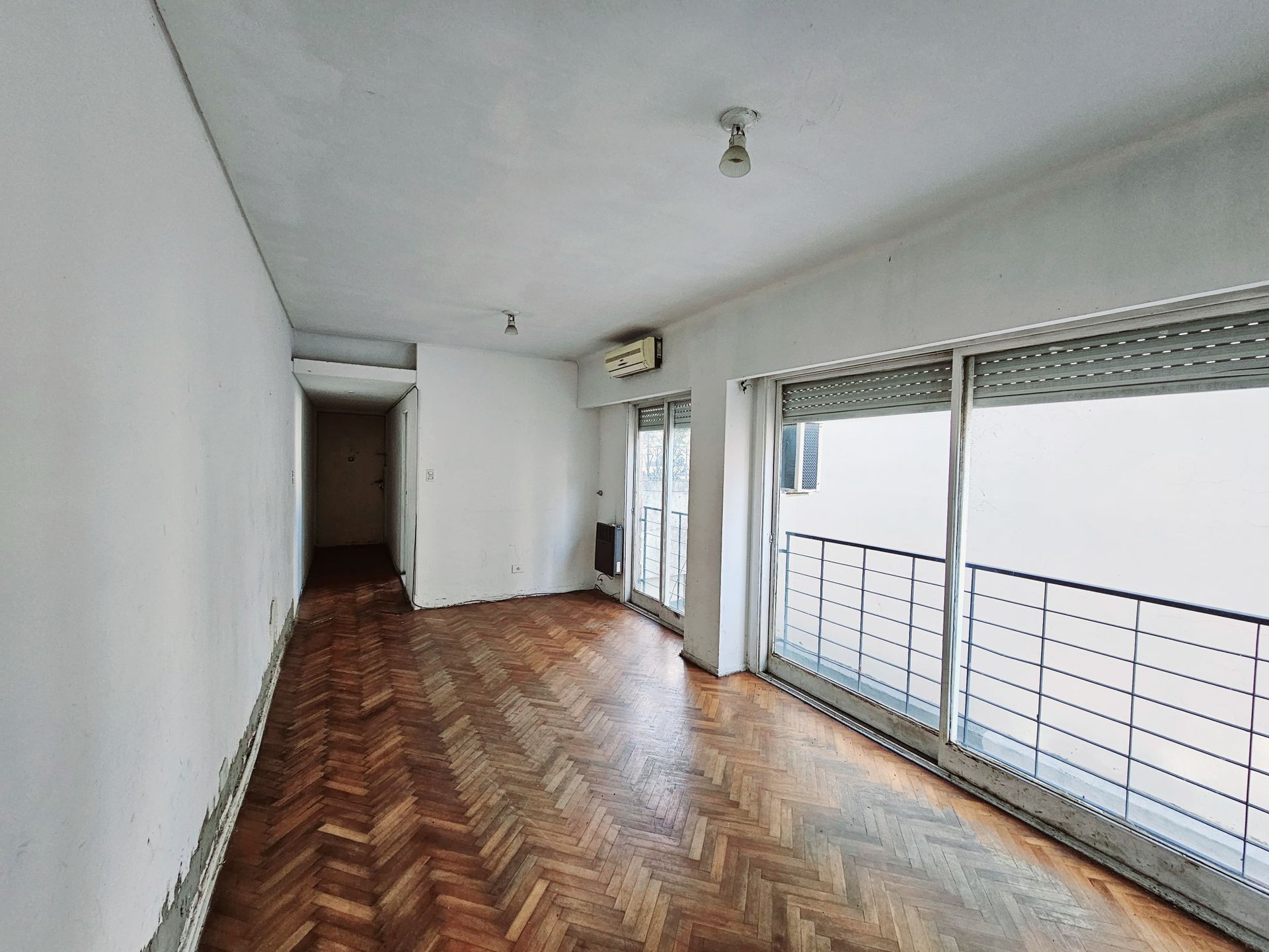 Depto 3 amb en venta en San Isidro . A REFACCIONAR