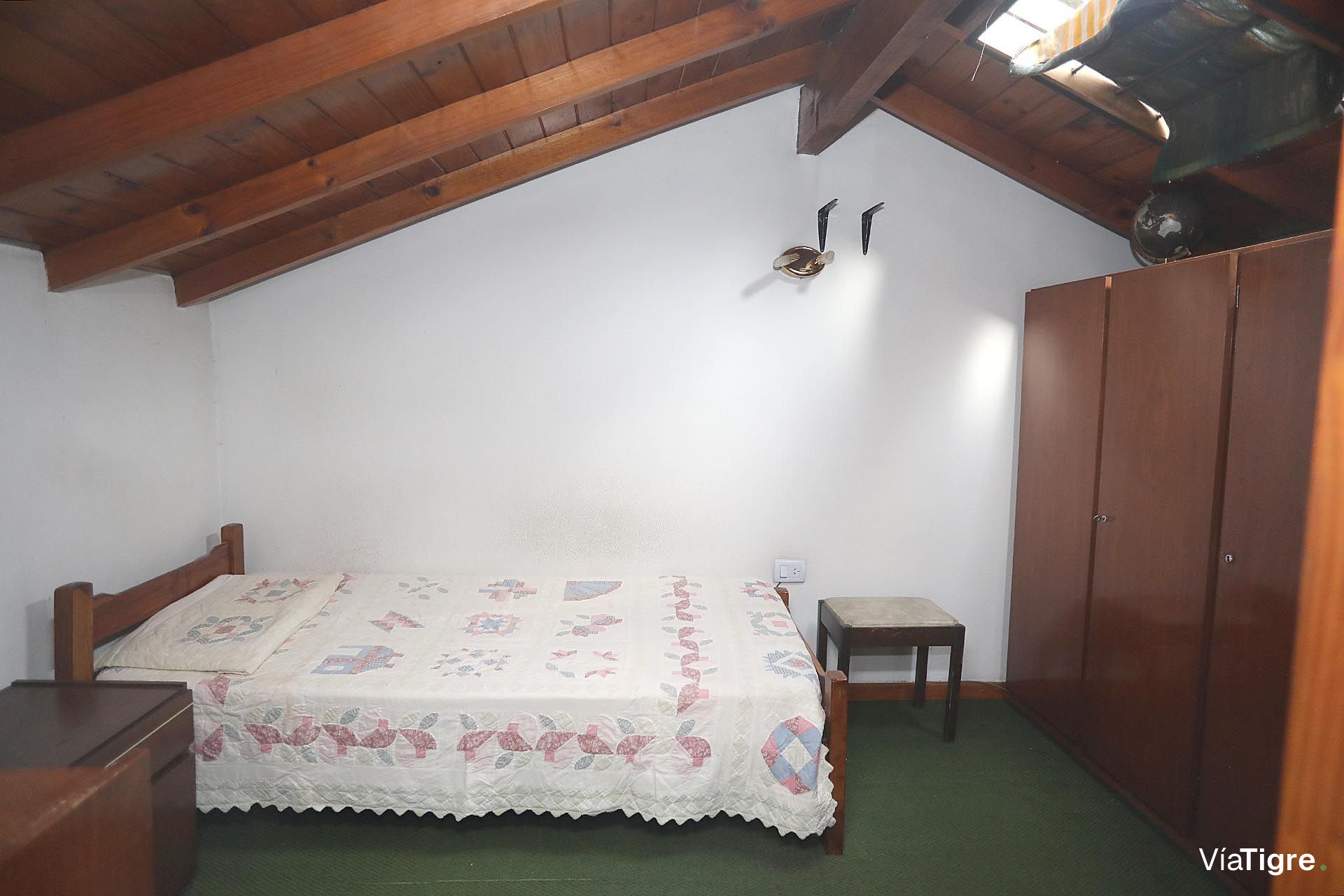 Venta Dúplex tipo casa con jardín y quincho.
