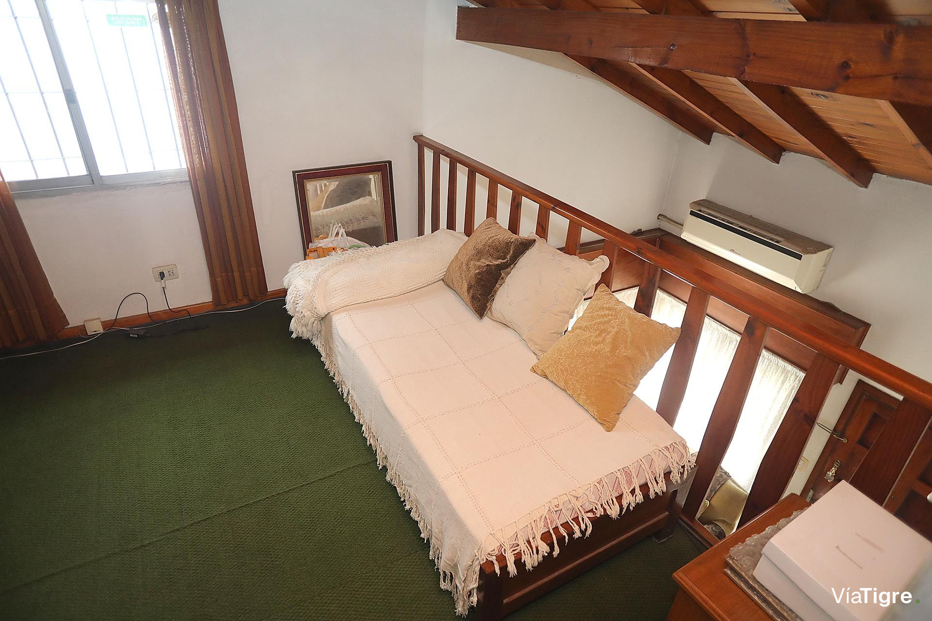Venta Dúplex tipo casa con jardín y quincho.