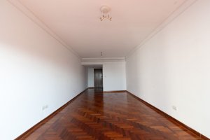 Apartment for Sale: 4 rooms with dependency and garage, V. Lopez