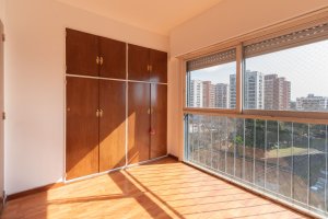 Apartment for Sale: 4 rooms with dependency and garage, V. Lopez