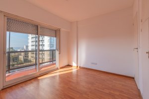 Apartment for Sale: 4 rooms with dependency and garage, V. Lopez