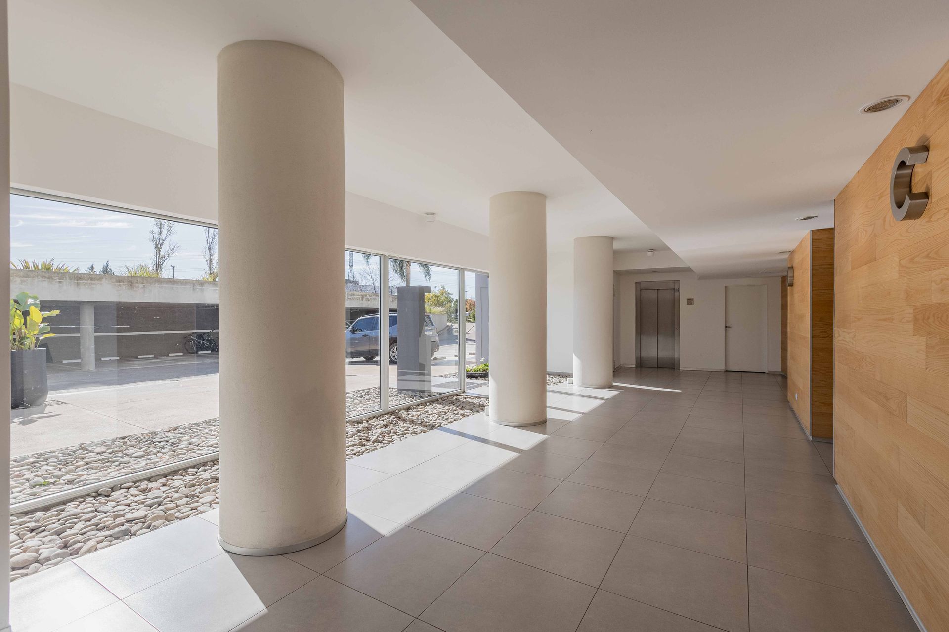 VENTA depto 2 ambientes con cochera NORDELTA