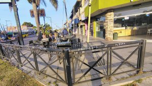 Sale of 3 Apartments + 3 Active Commercial Units
