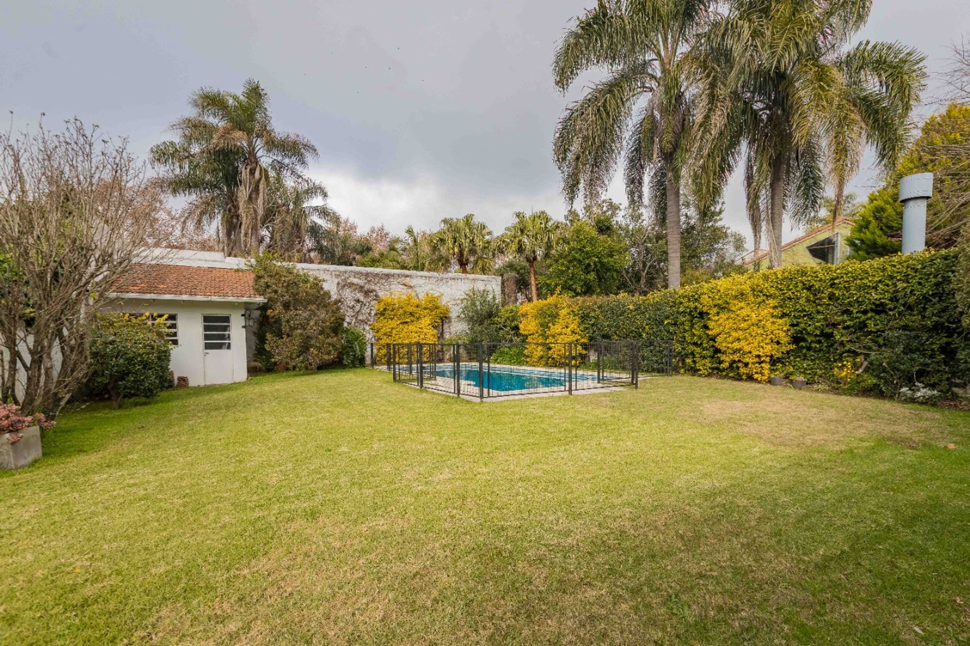 Sale House in San Isidro with large lot
