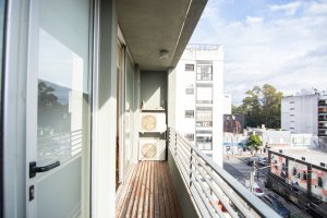 Venta Dpto. 2 Amb. En Vte Lopez Con Balcon Cochera