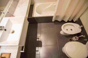 Venta Dpto. 2 Amb. En Vte Lopez Con Balcon Cochera