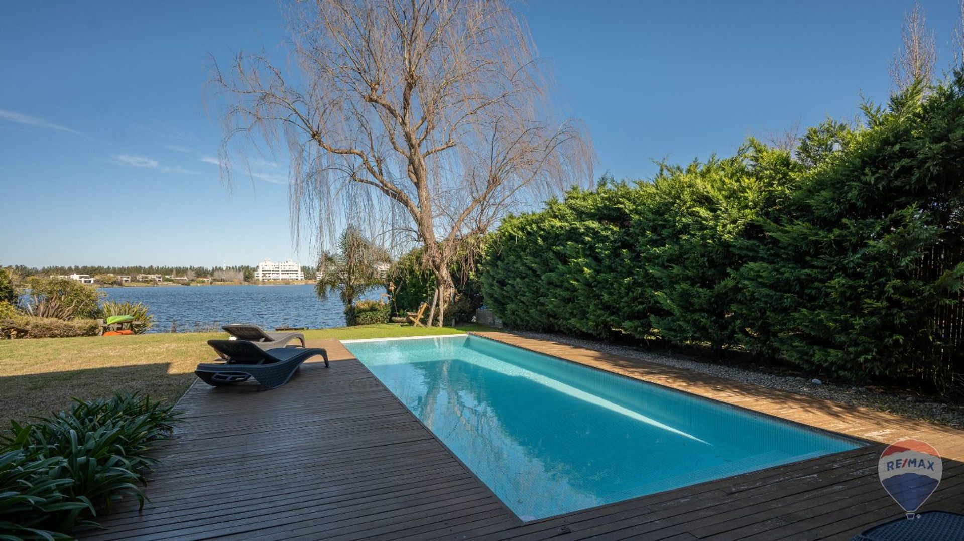 Venta casa a la Laguna en Barrio Santa Clara!