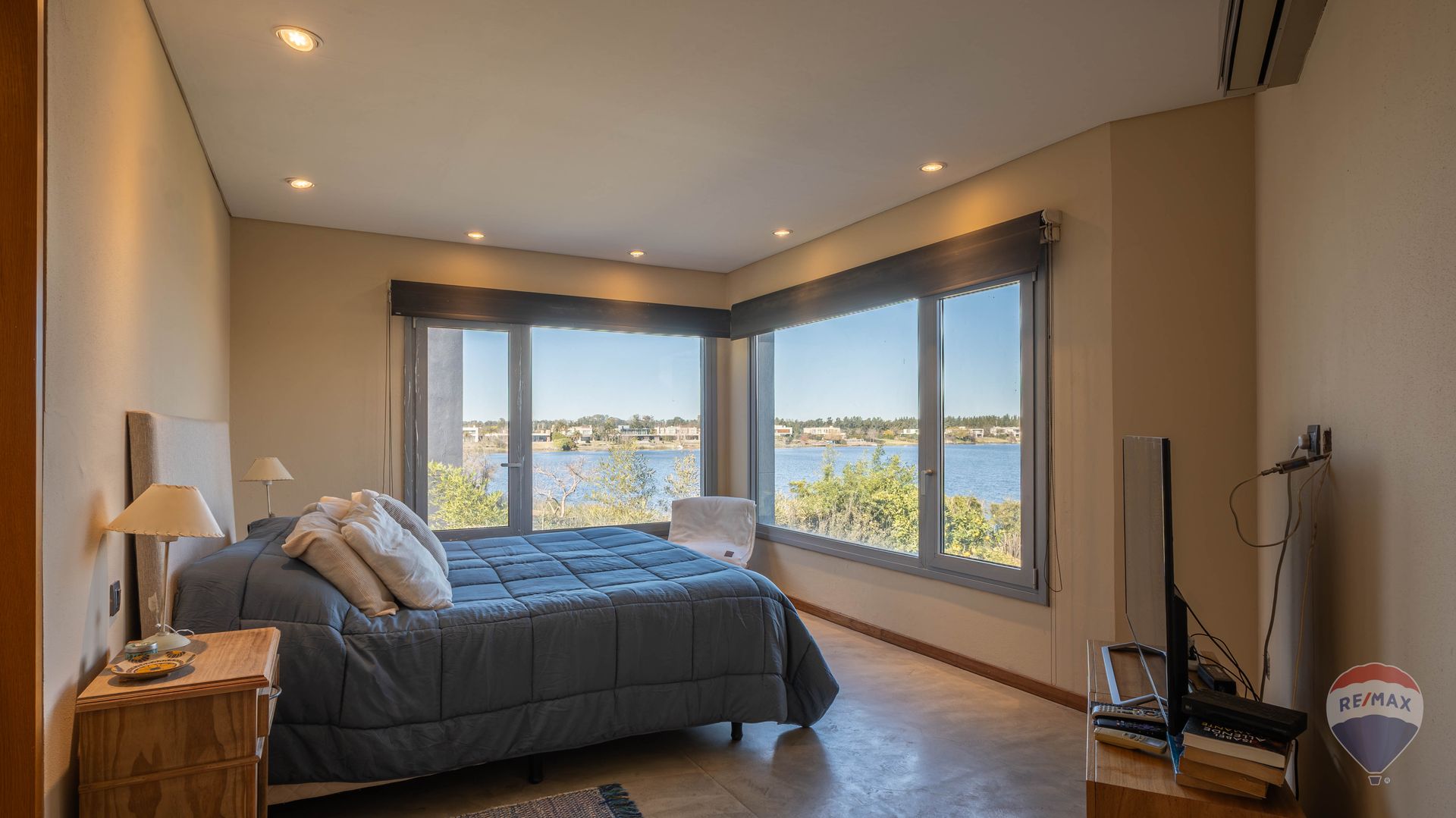 Venta casa a la Laguna en Barrio Santa Clara!