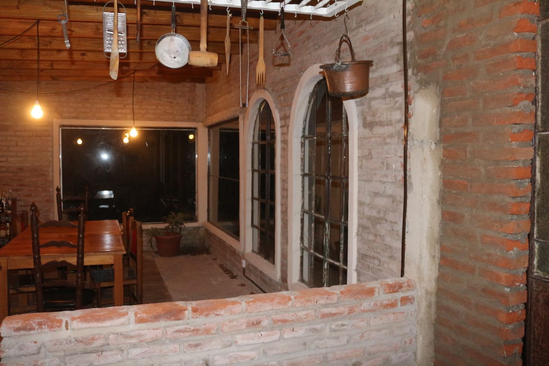 CASA QUINTA BENAVIDEZ. VENTA- 4 ambientes