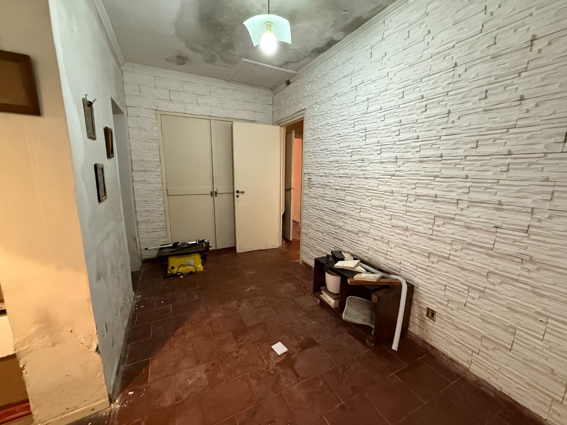 CASA QUINTA BENAVIDEZ. VENTA- 4 ambientes