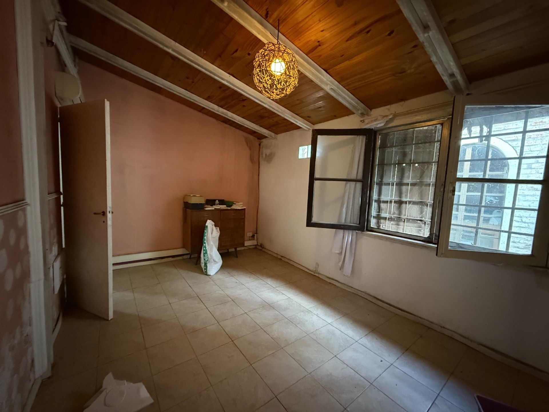 CASA QUINTA BENAVIDEZ. VENTA- 4 ambientes
