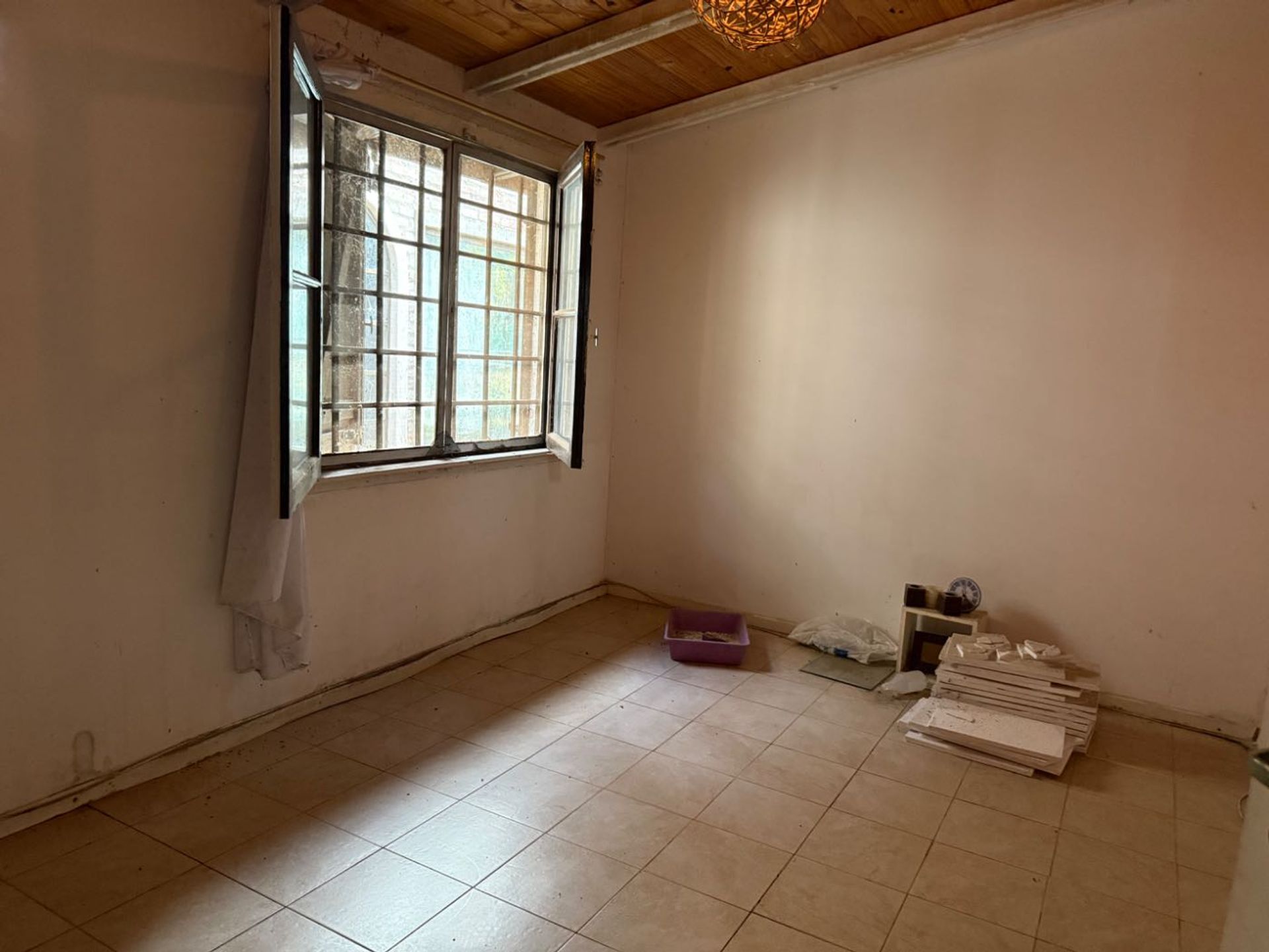 CASA QUINTA BENAVIDEZ. VENTA- 4 ambientes