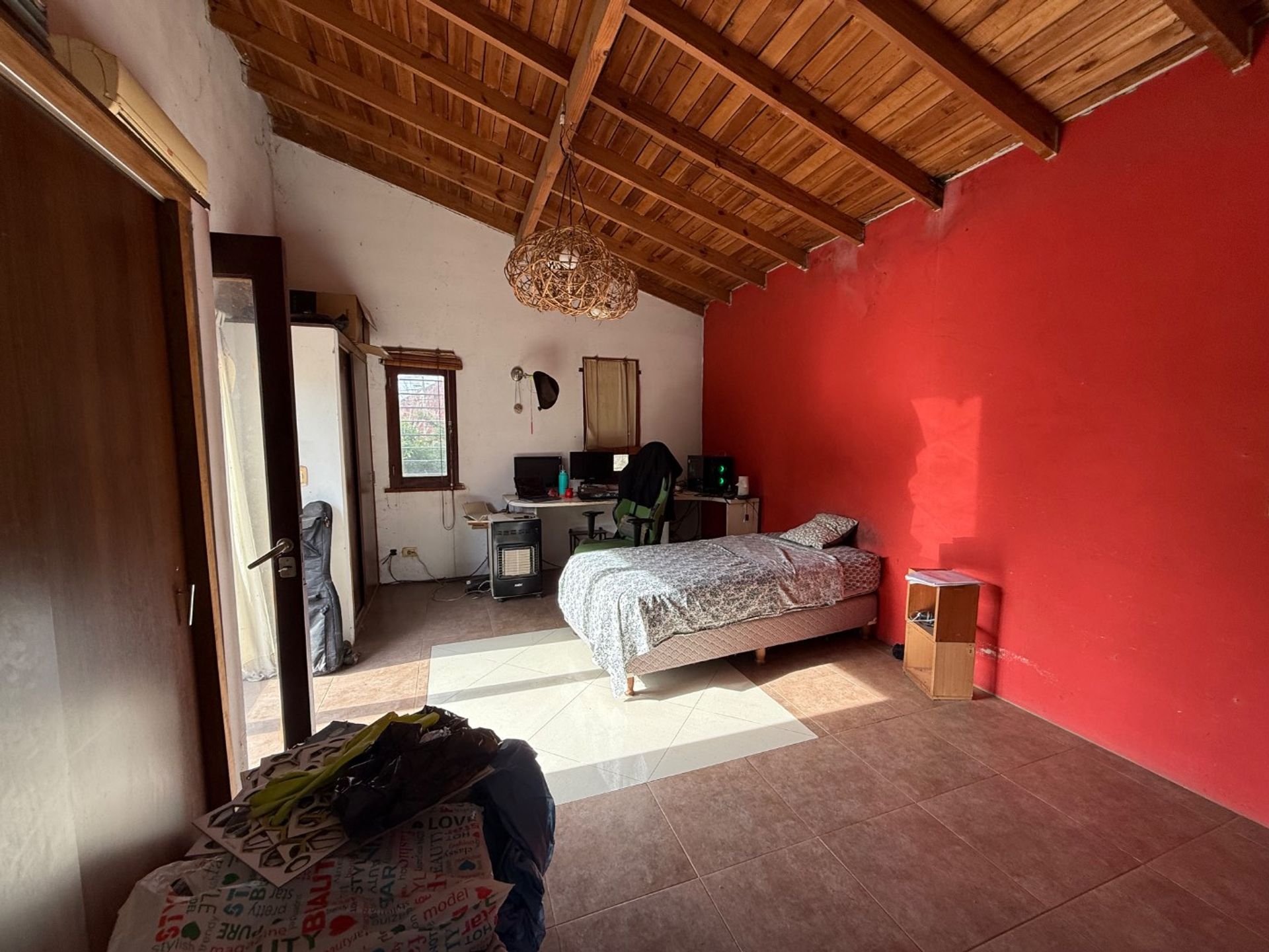 CASA QUINTA BENAVIDEZ. VENTA- 4 ambientes