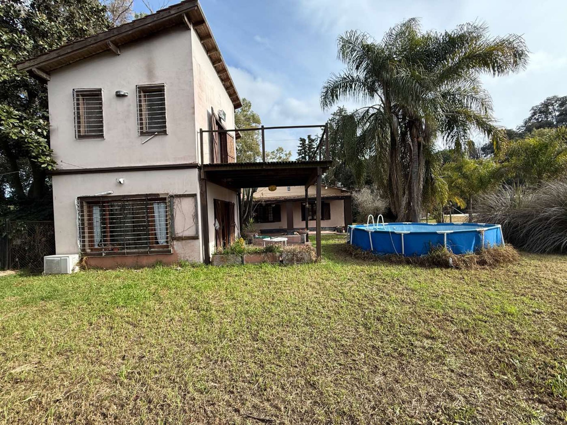 CASA QUINTA BENAVIDEZ. VENTA- 4 ambientes