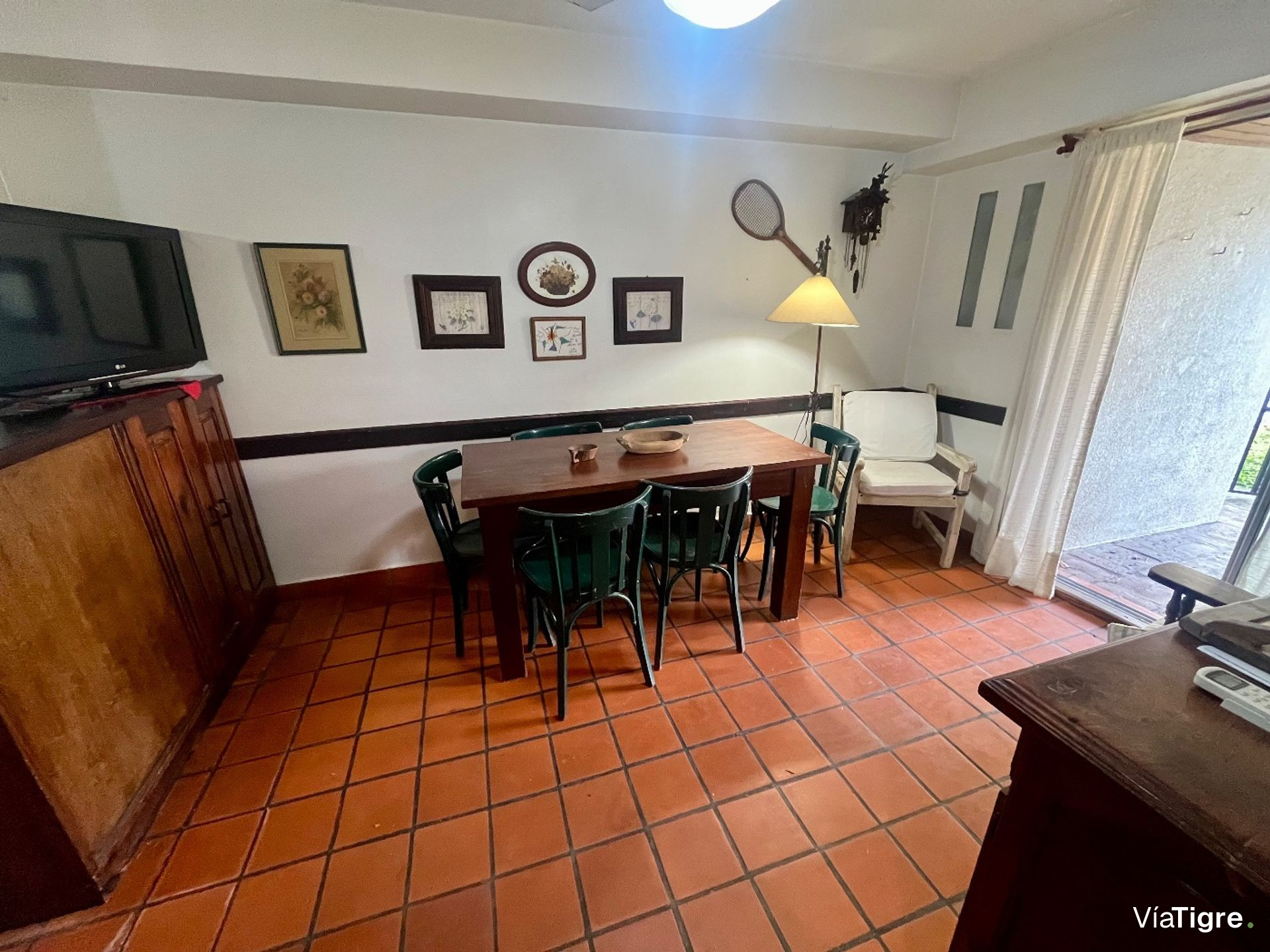 Casa 4 ambientes en venta en Martinez con jardín