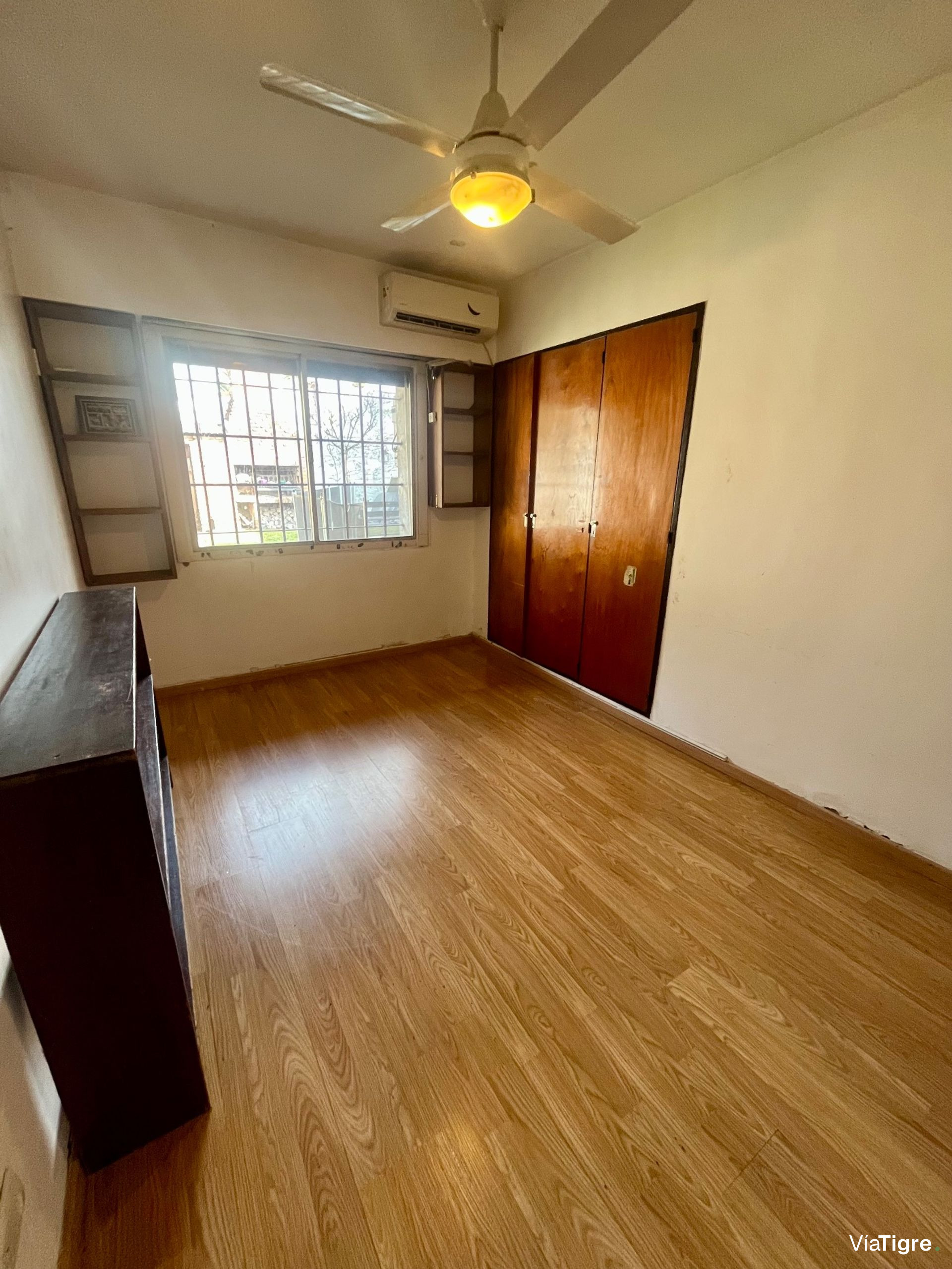 Casa 4 ambientes en venta en Martinez con jardín