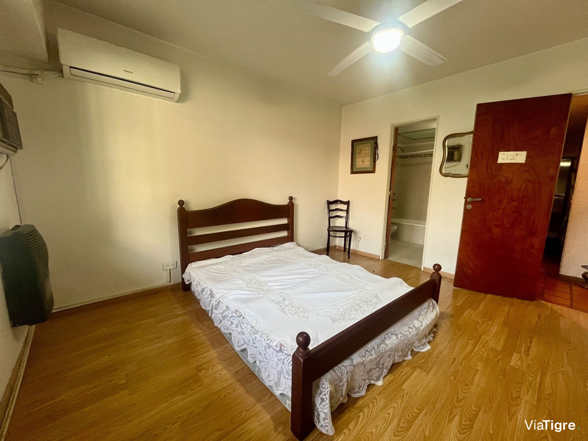 Casa 4 ambientes en venta en Martinez con jardín