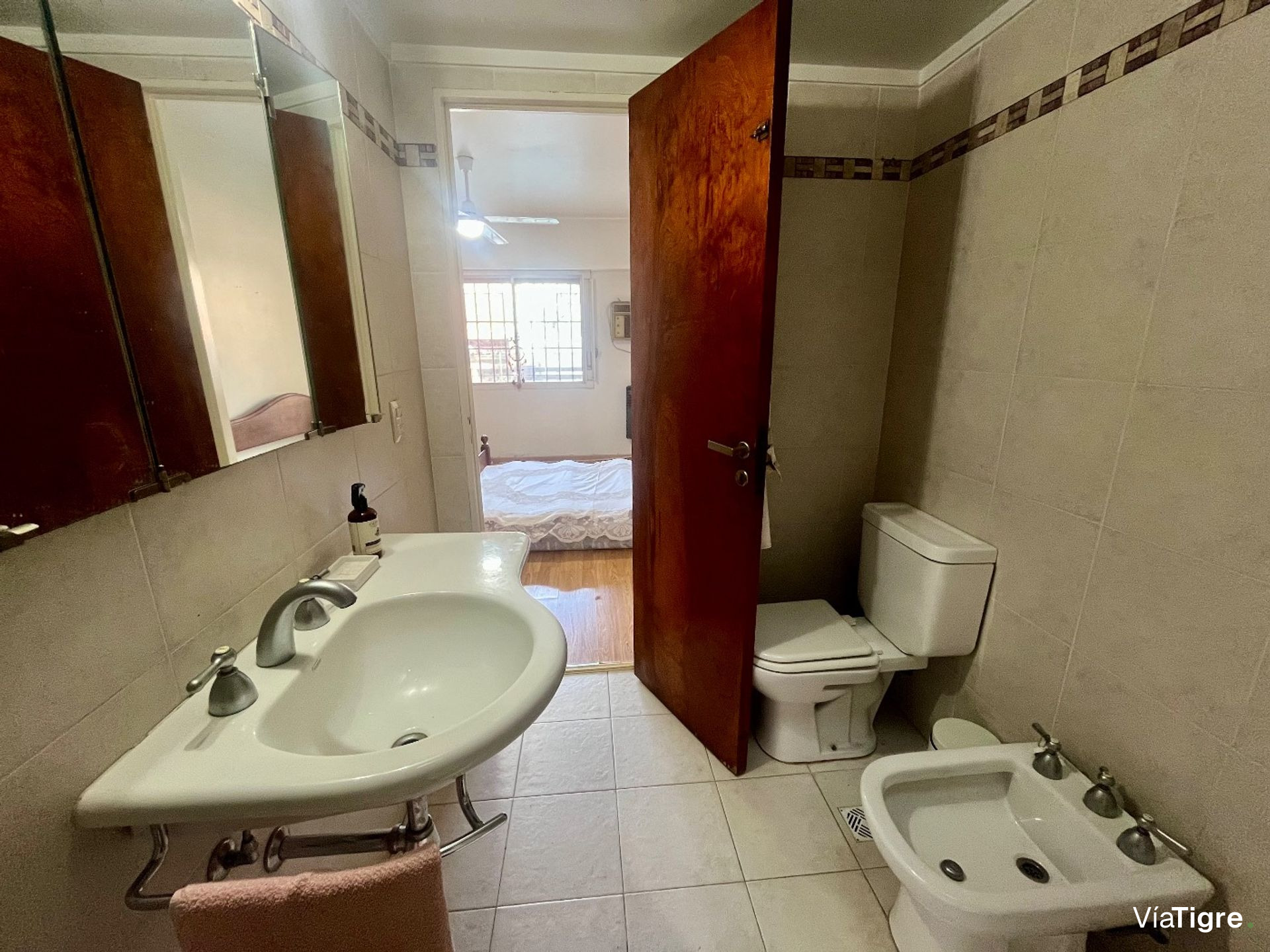 Casa 4 ambientes en venta en Martinez con jardín