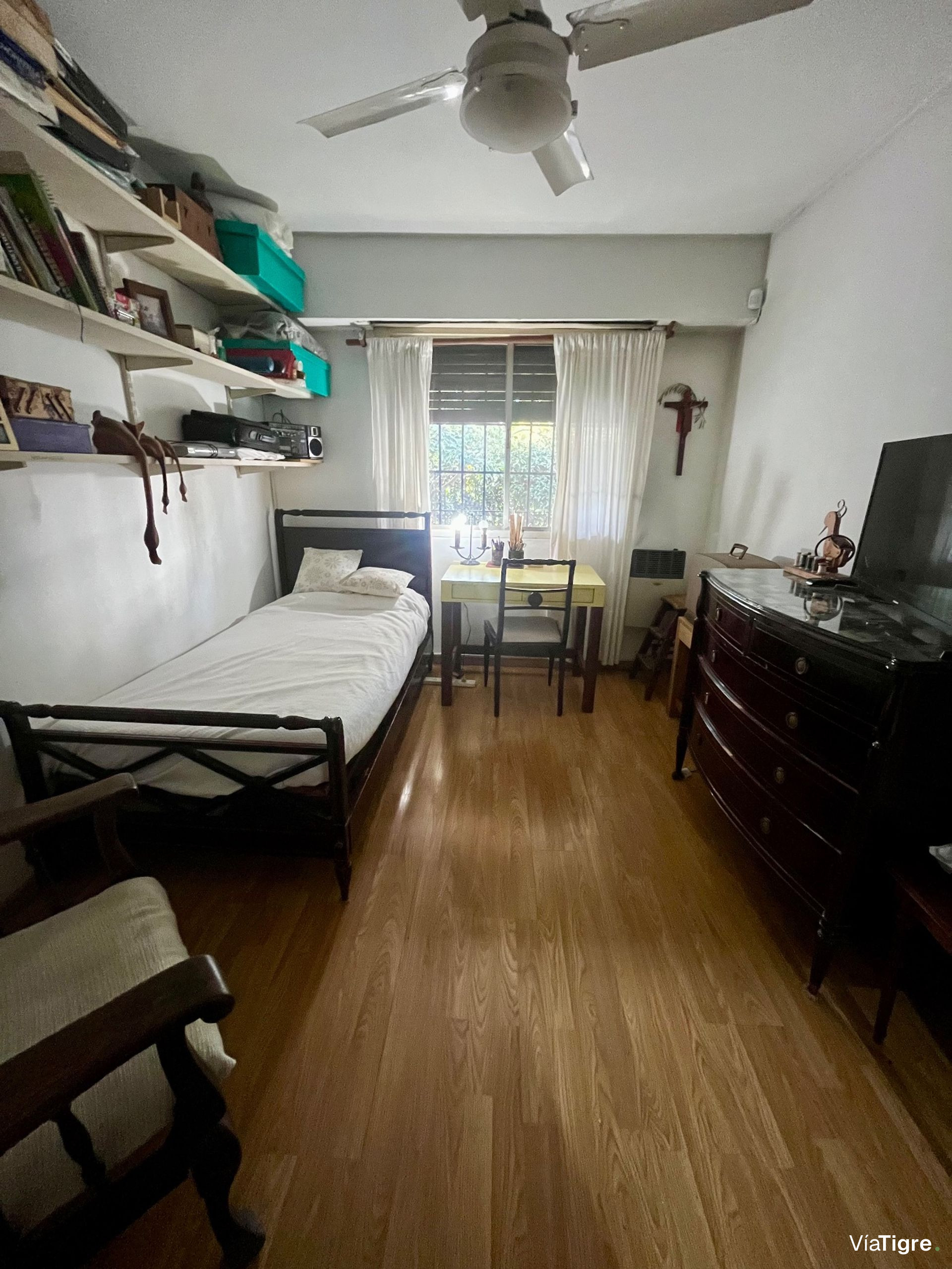 Casa 4 ambientes en venta en Martinez con jardín