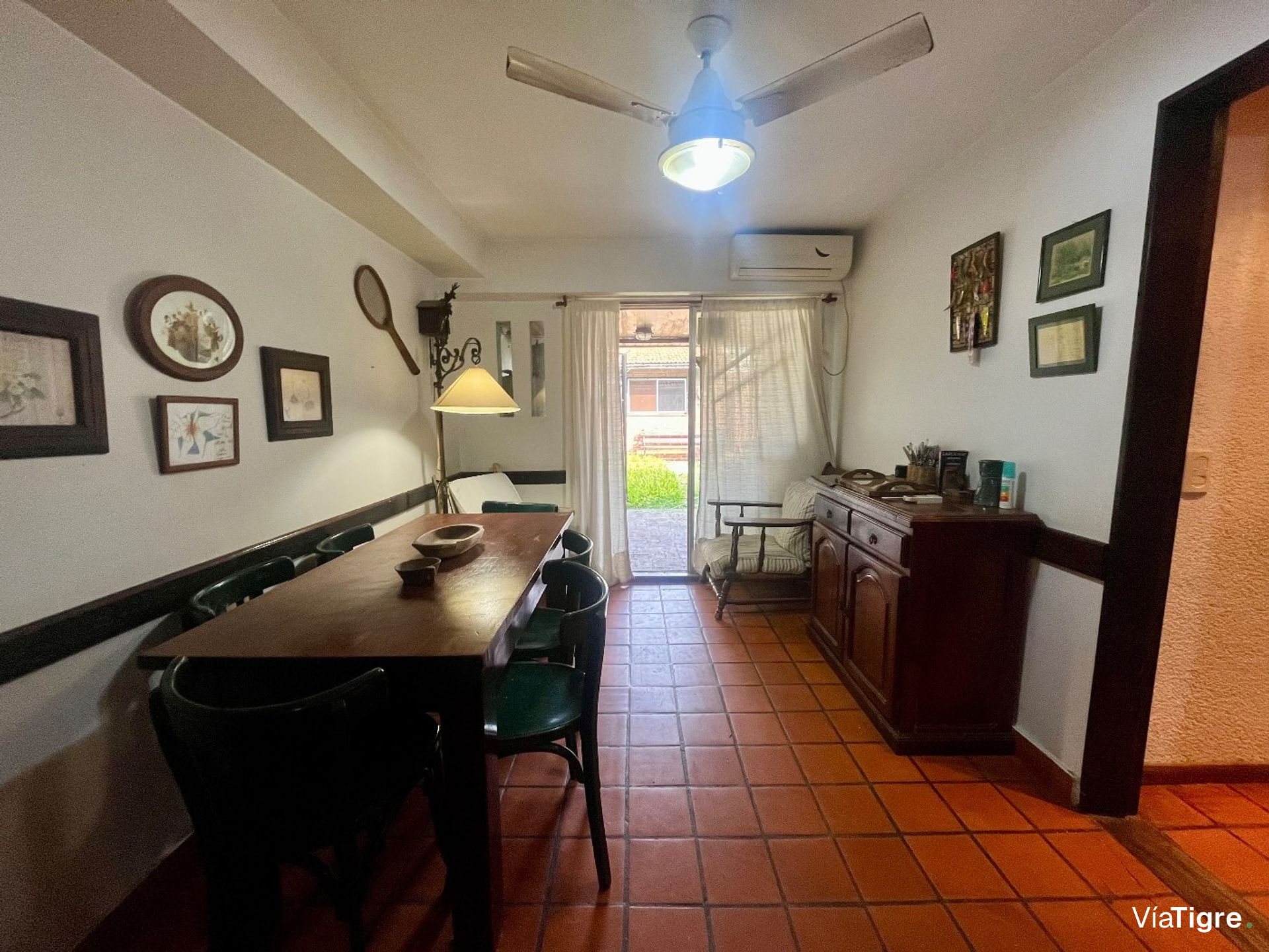 Casa 4 ambientes en venta en Martinez con jardín