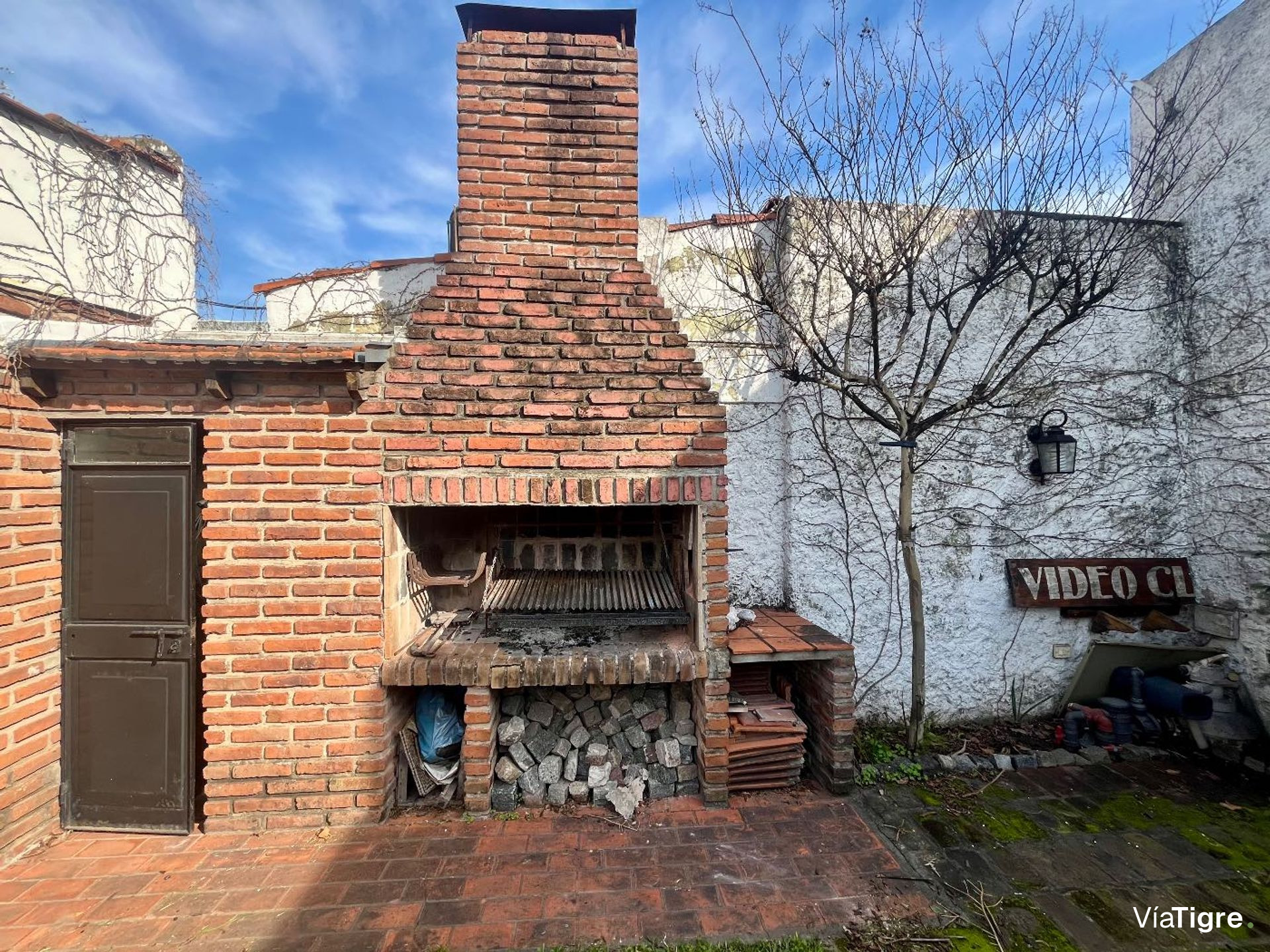 Casa 4 ambientes en venta en Martinez con jardín