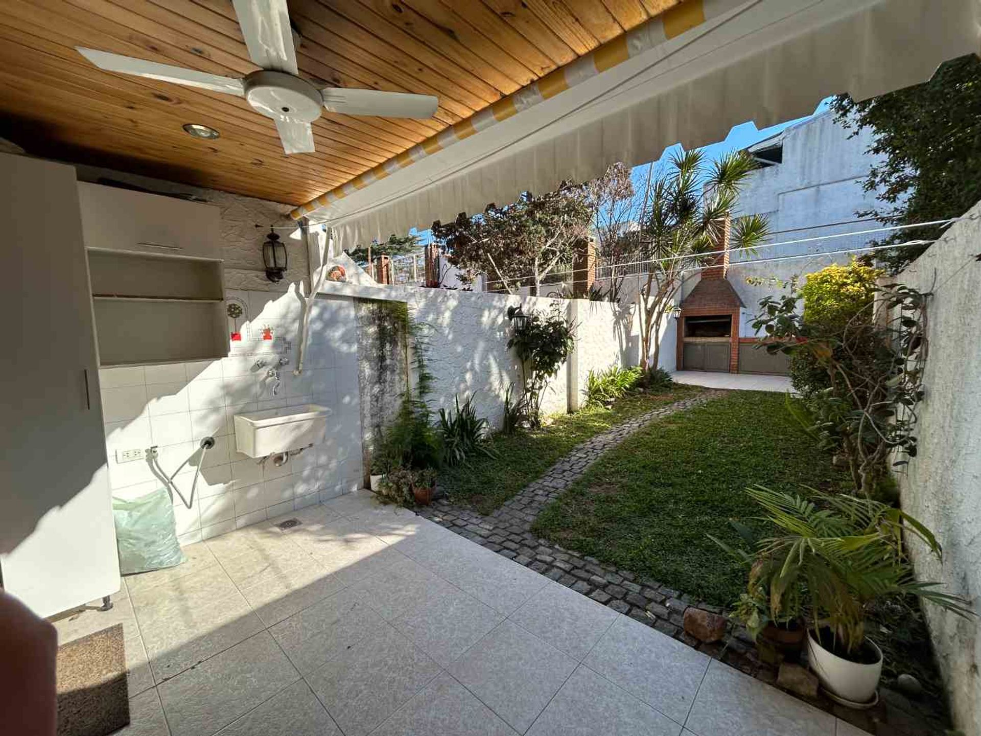 Venta duplex 5 amb en Olivos parrilla, jardin