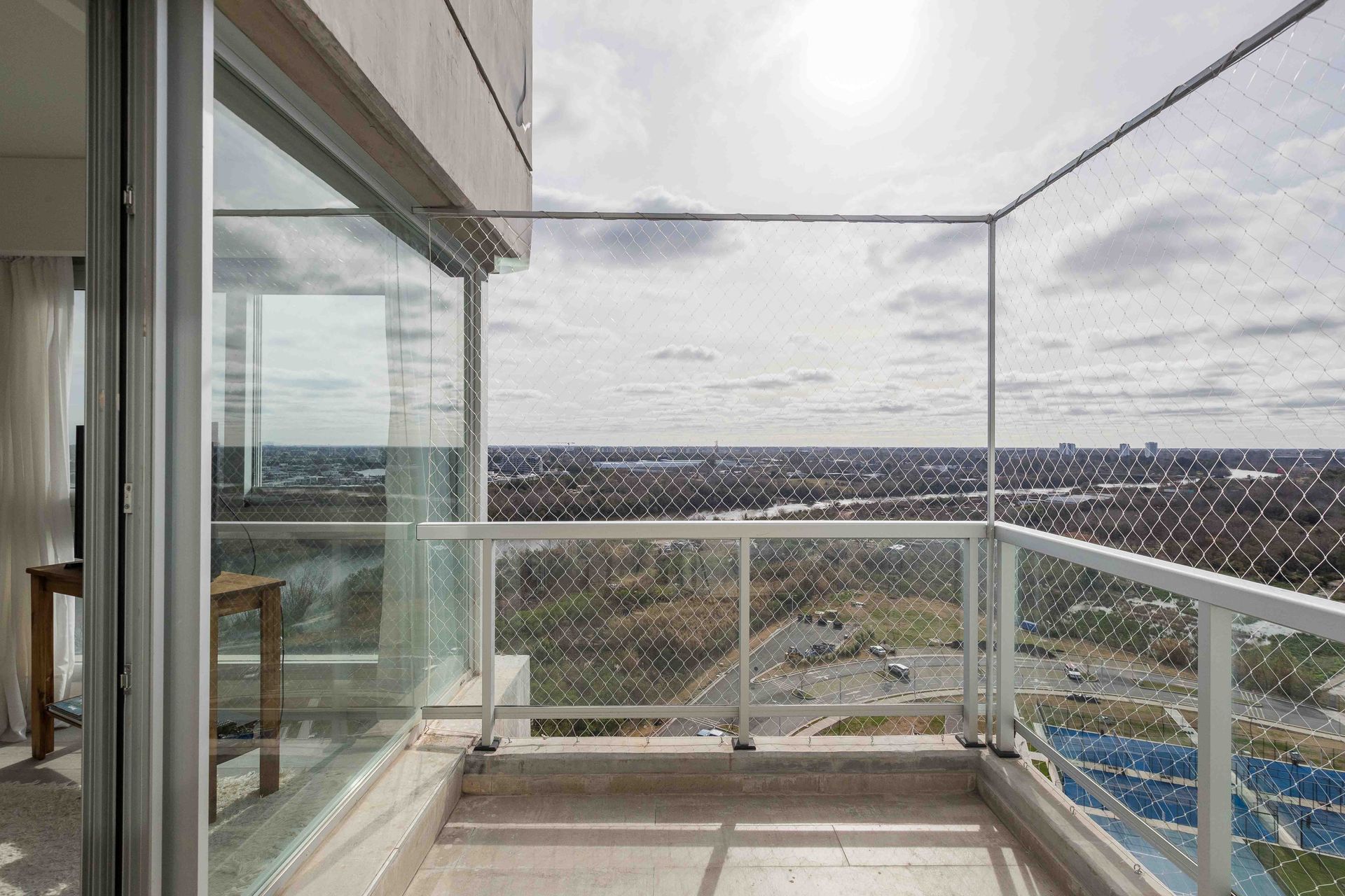 VENTA depto 3 ambientes piso alto - REMEROS BEACH