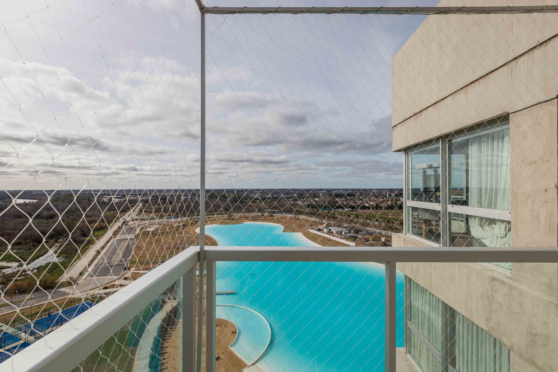 VENTA depto 3 ambientes piso alto - REMEROS BEACH