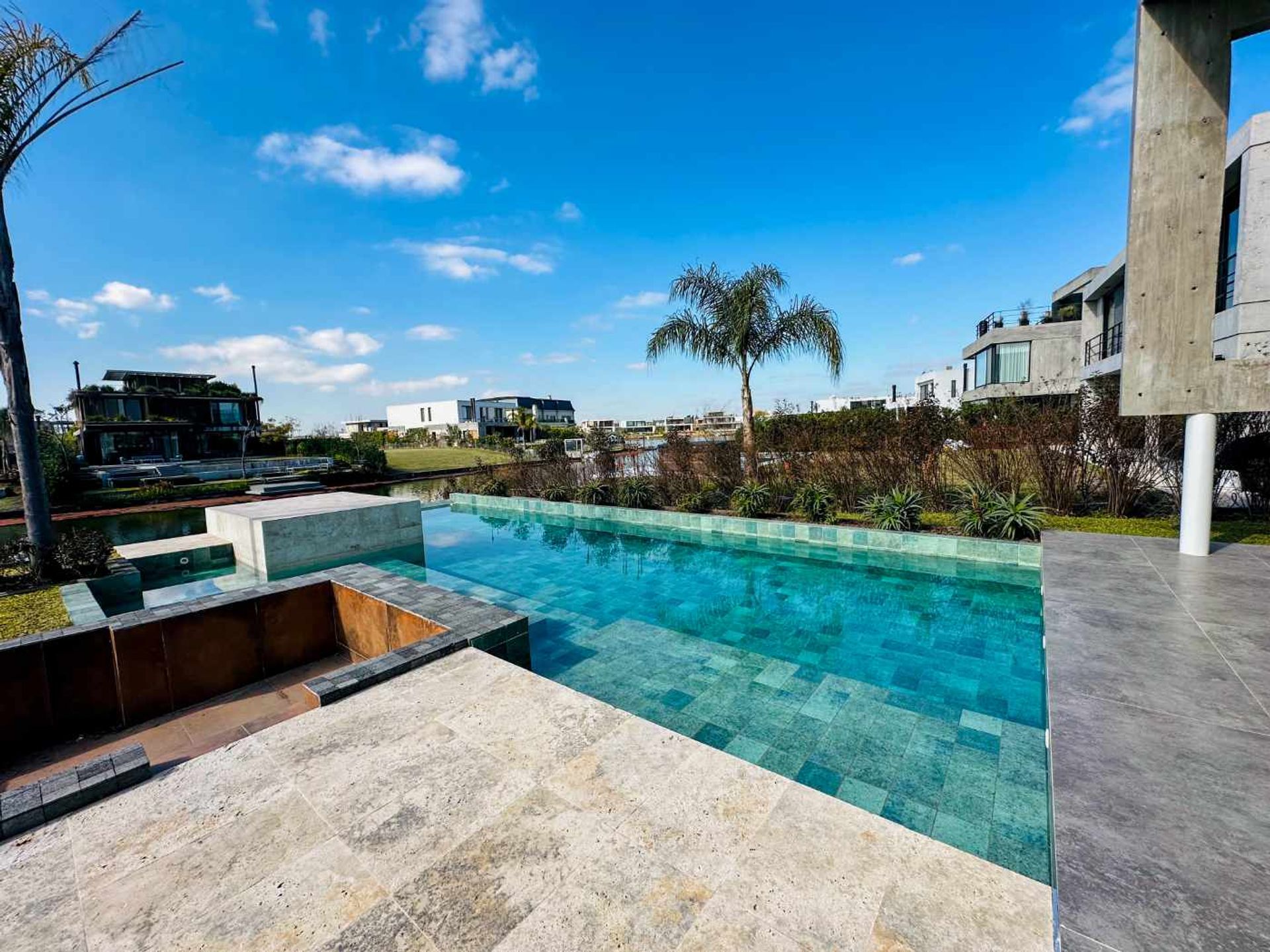 Venta Casa Lote Al Lago Barrio Virazon Nordelta