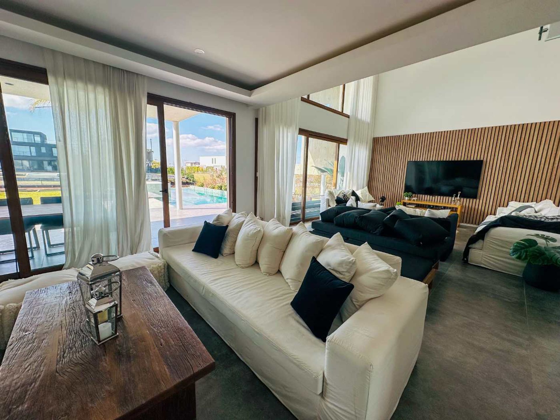 Alquiler Casa C/Lote Lago Barrio Virazon Nordelta