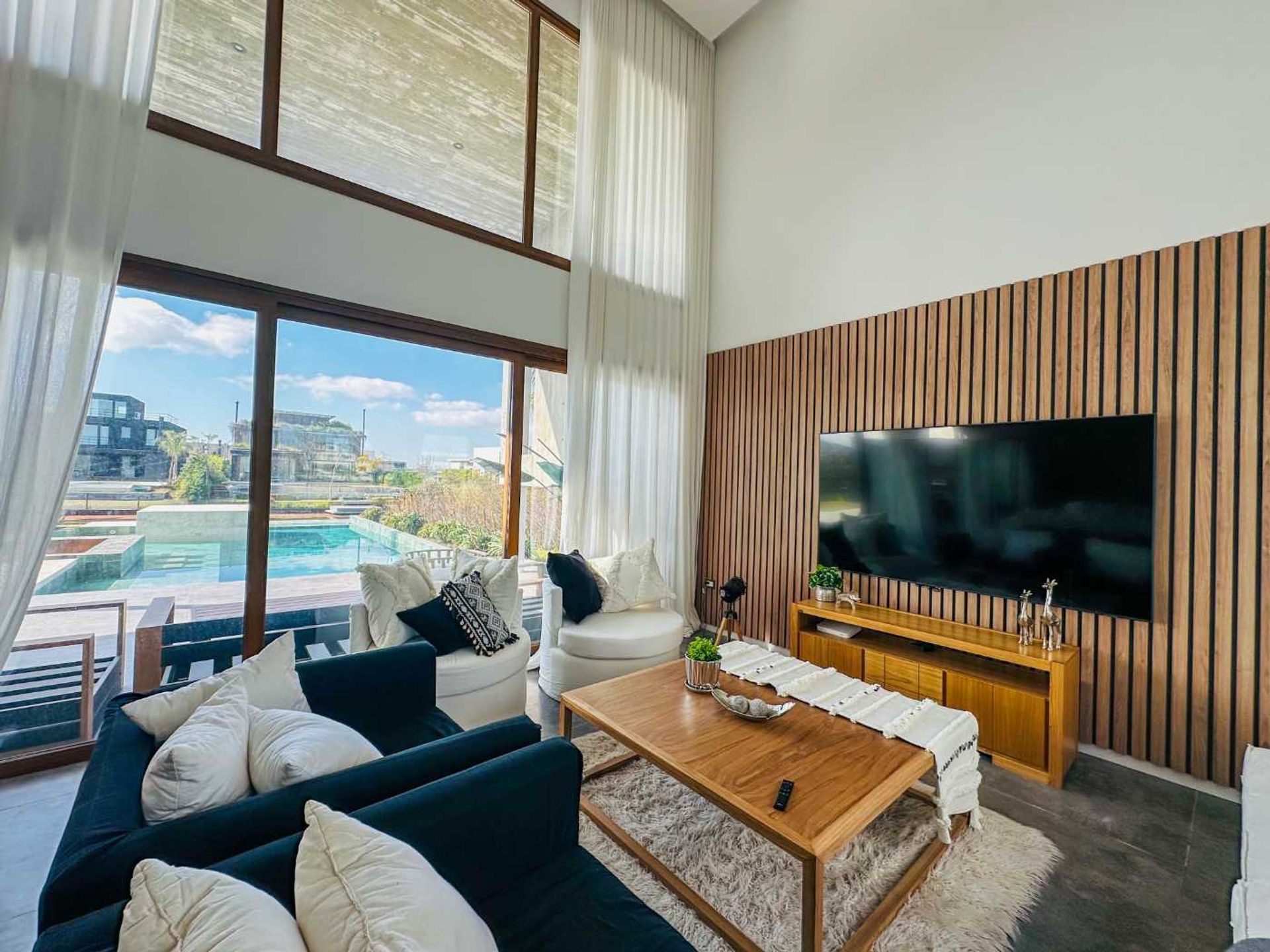 Alquiler Casa C/Lote Lago Barrio Virazon Nordelta