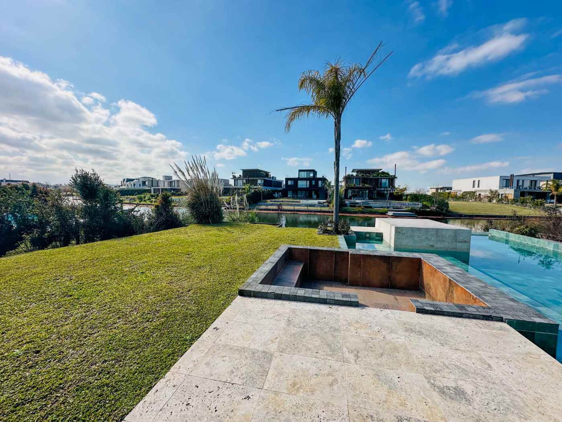Alquiler Casa C/Lote Lago Barrio Virazon Nordelta