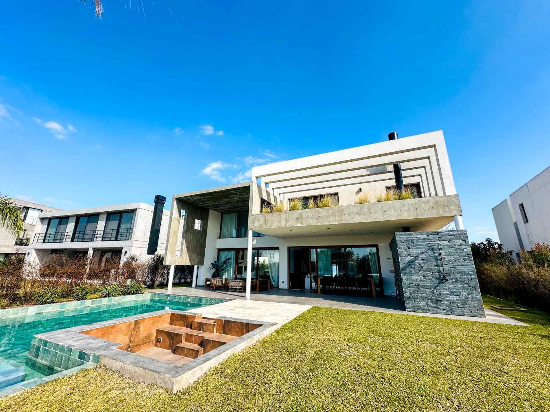 Alquiler Casa C/Lote Lago Barrio Virazon Nordelta