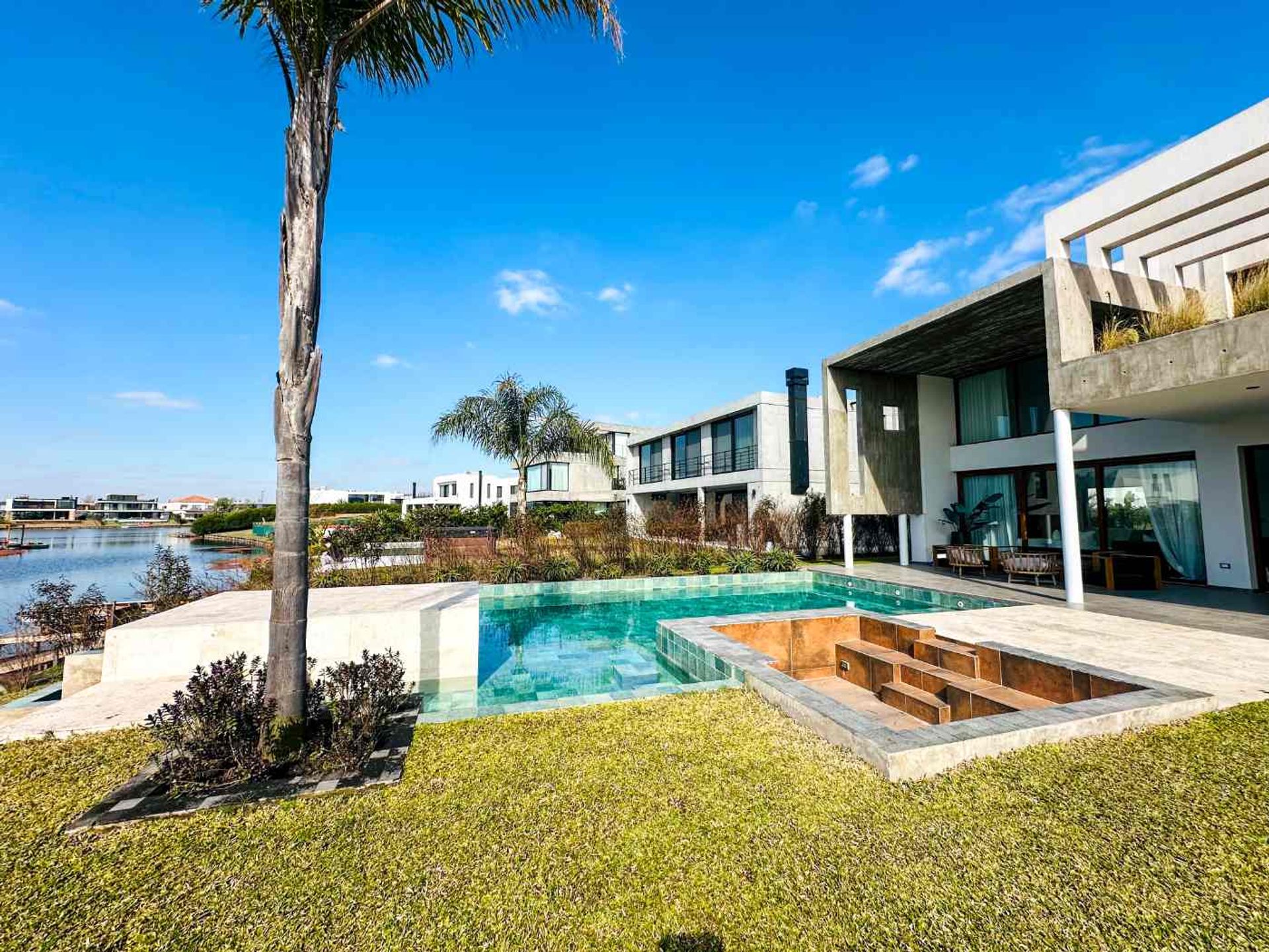 Alquiler Casa C/Lote Lago Barrio Virazon Nordelta