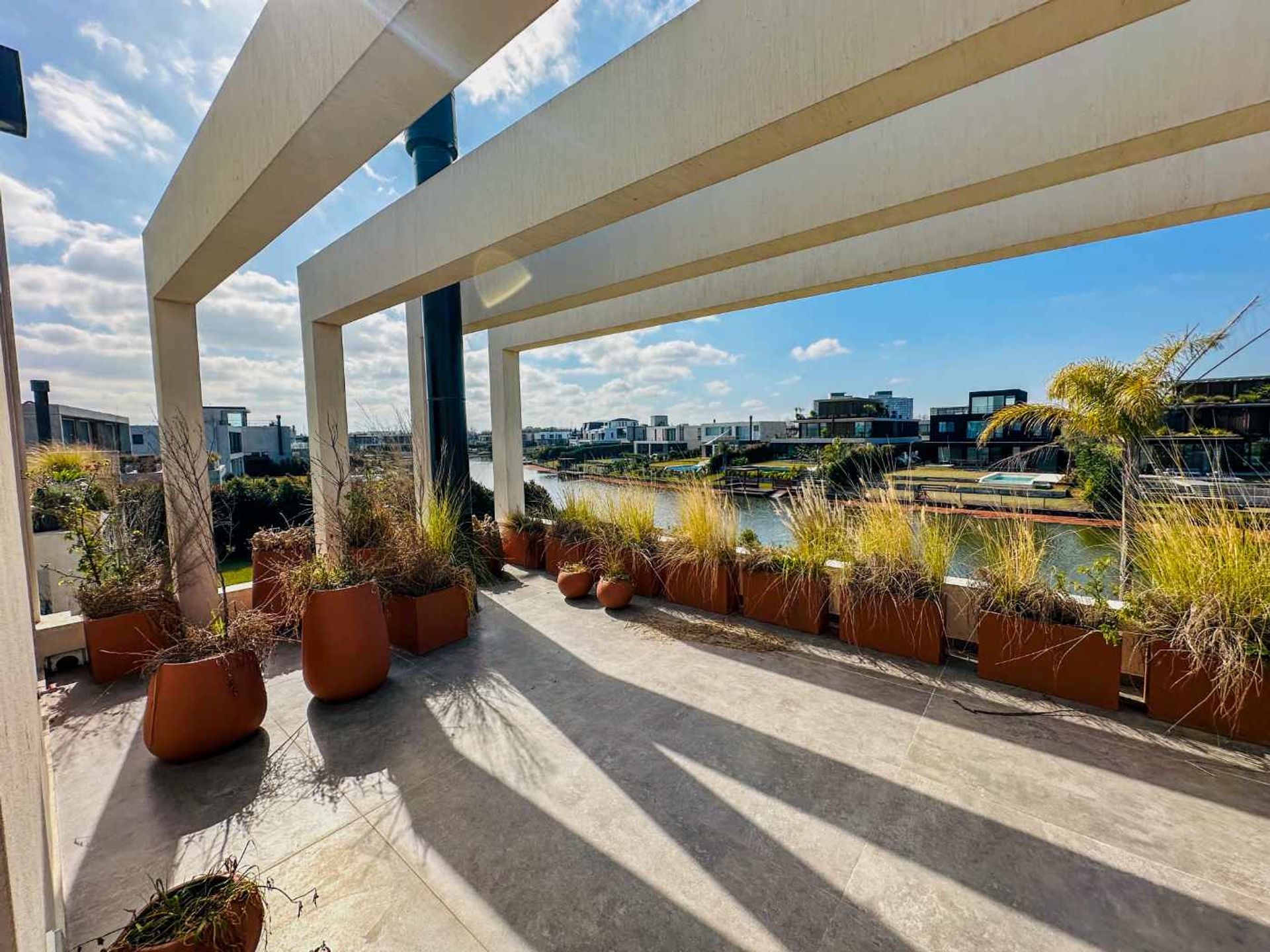 Alquiler Casa C/Lote Lago Barrio Virazon Nordelta