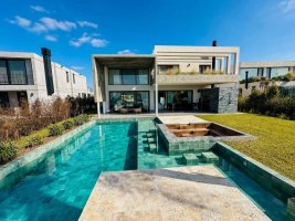Rental House, Lago Lot, Virazon Neighborhood, Nordelta