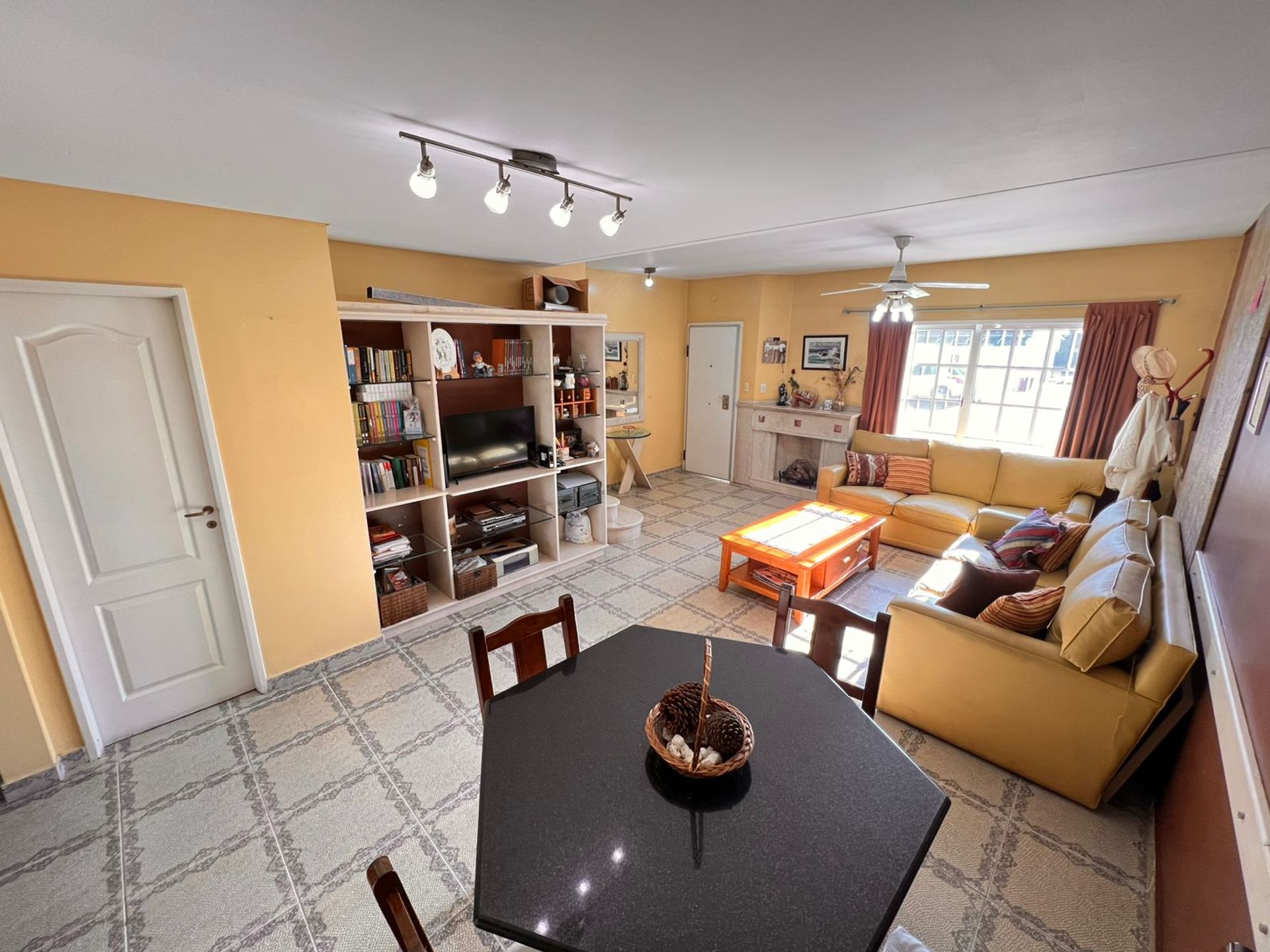 4-room Duplex House, Villa Adelina, Accepts Trade