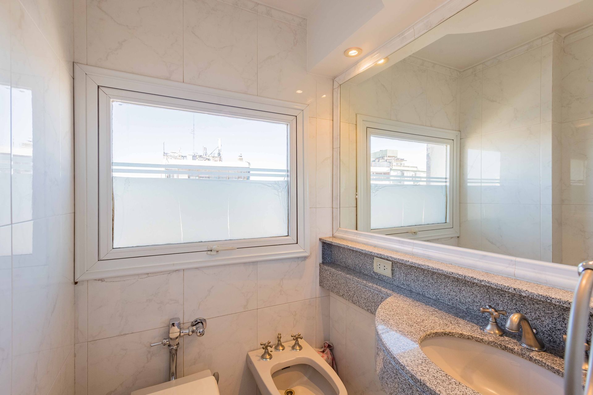 VENTA depto 6 ambientes vista al rio VTE LOPEZ