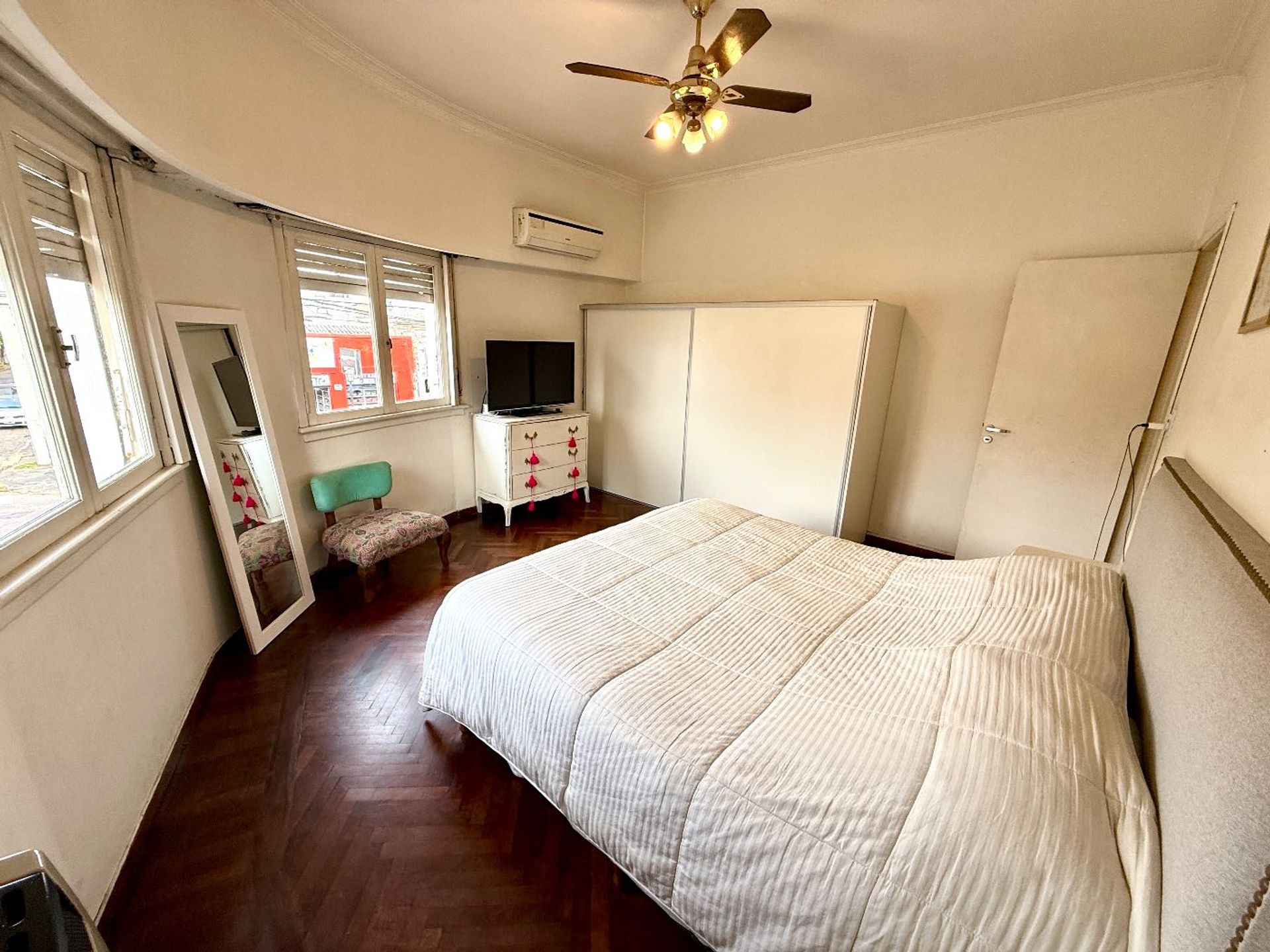 CASA 5 ambientes LOCAL venta Tigre PILETA y JARDIN