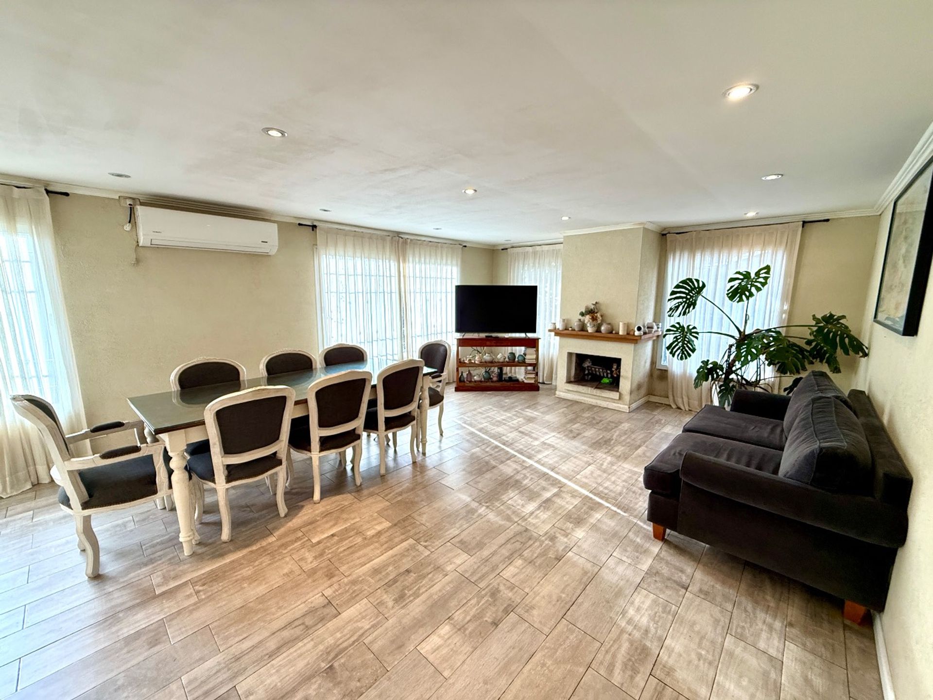 CASA 5 ambientes LOCAL venta Tigre PILETA y JARDIN