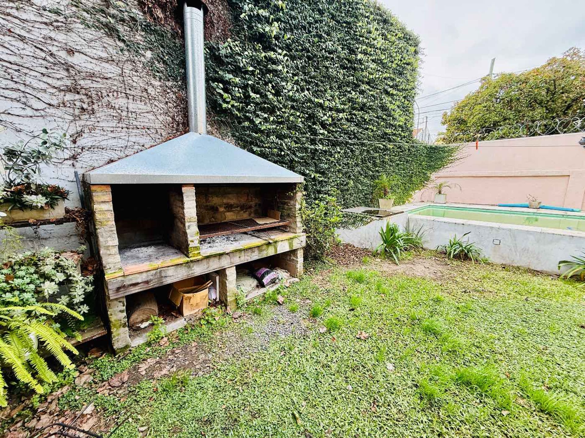 CASA 5 ambientes LOCAL venta Tigre PILETA y JARDIN