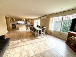 House, 5 rooms, local for sale in Tigre, pool and garden