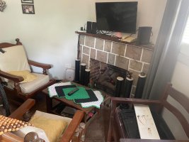 Casa dos dormitorios, fondo parrilla y pileta
