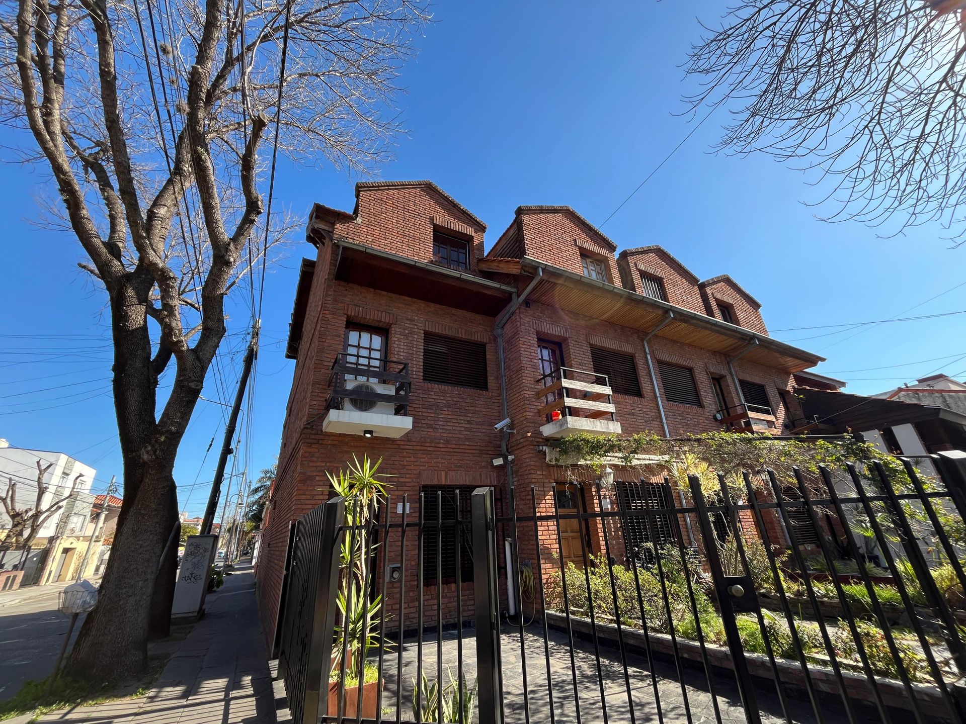 Triplex House for Sale in Olivos, Playroom and Garage