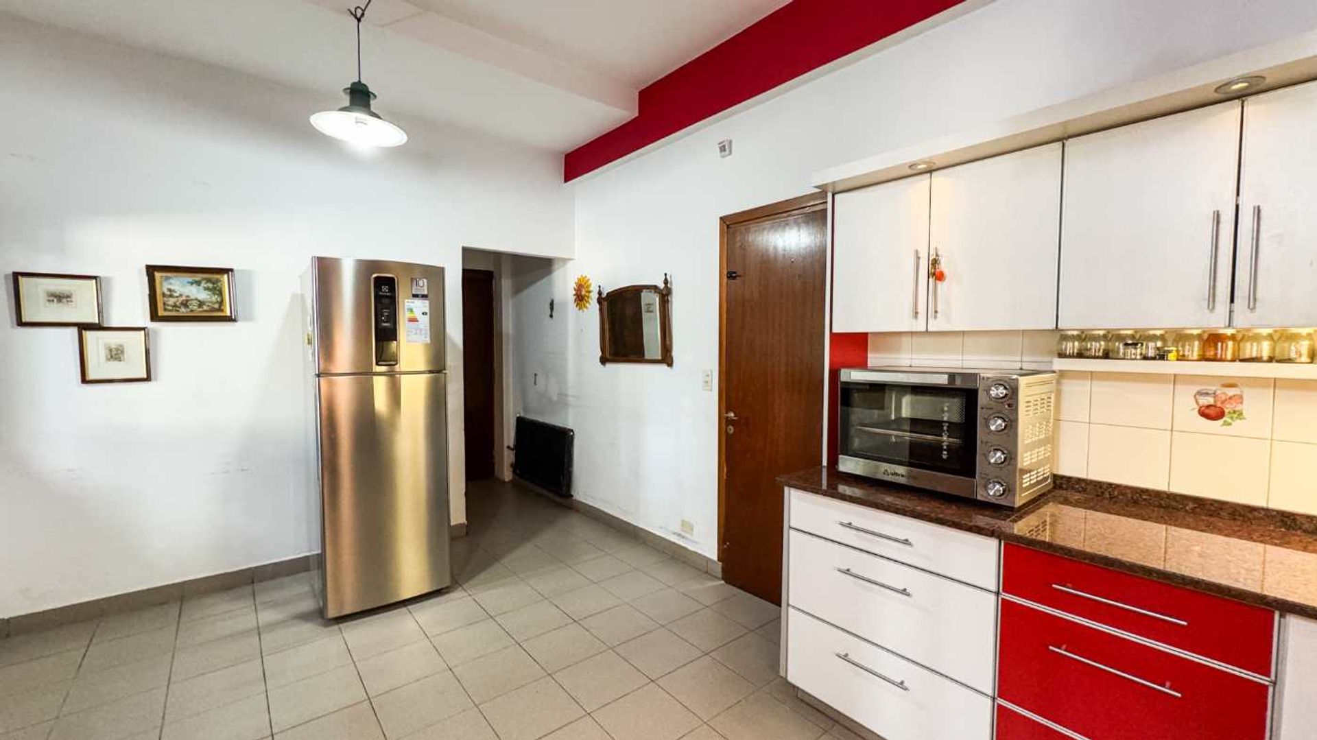 Venta Casa 5 Amb Con Jardin, Pileta Y Quincho